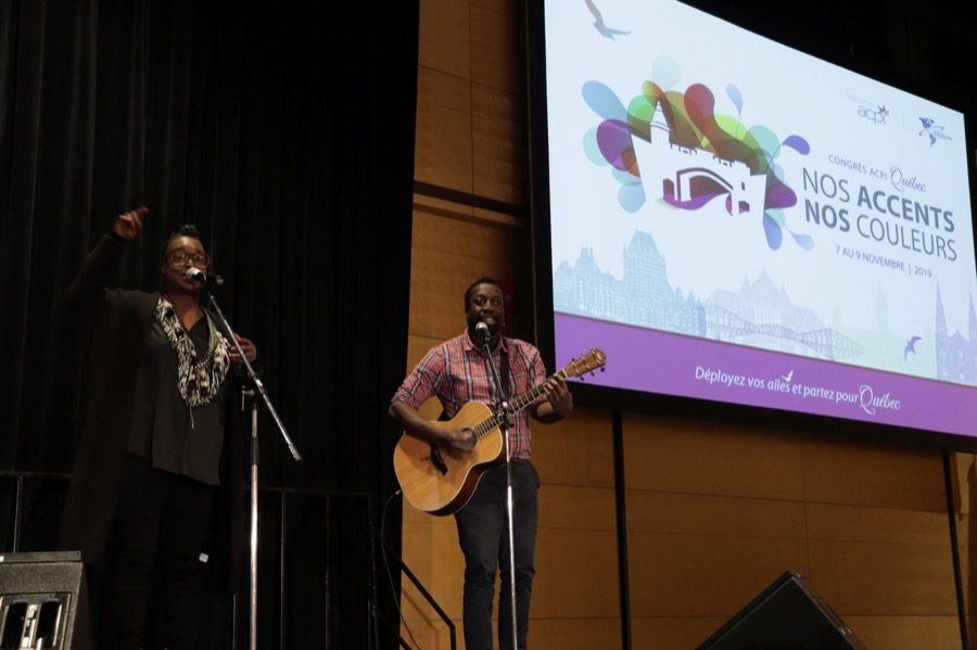 alerie Clio , auteure-compositrice-interprète, d’origine haïtienne et établie au Québec, a partagé ses chansons et son énergie contagieuse lors de la cérémonie d’ouverture.