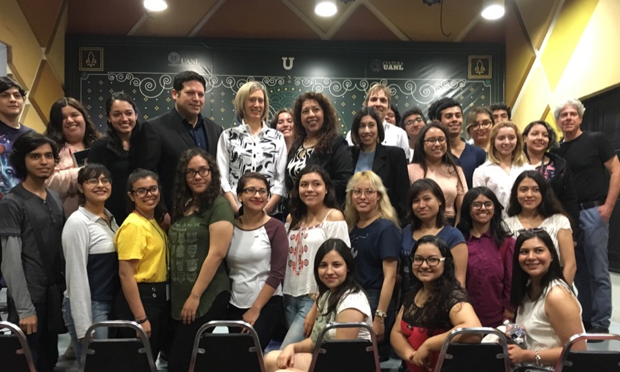 Au Salon du livre de l’Université autonome de Nuevo León