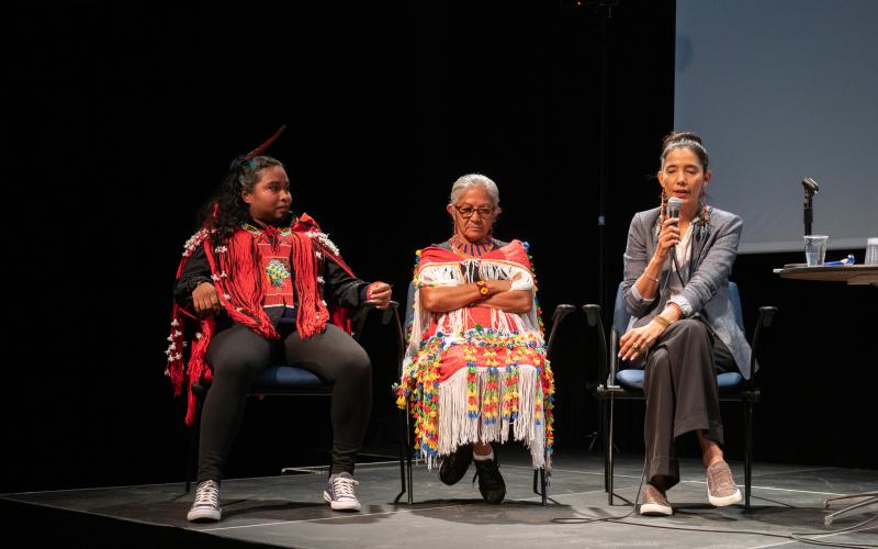 Participation de Cécile Kouyouri au colloque « Résistances des femmes autochtones dans les Amériques ». Crédit: Cannelle Wiechert.